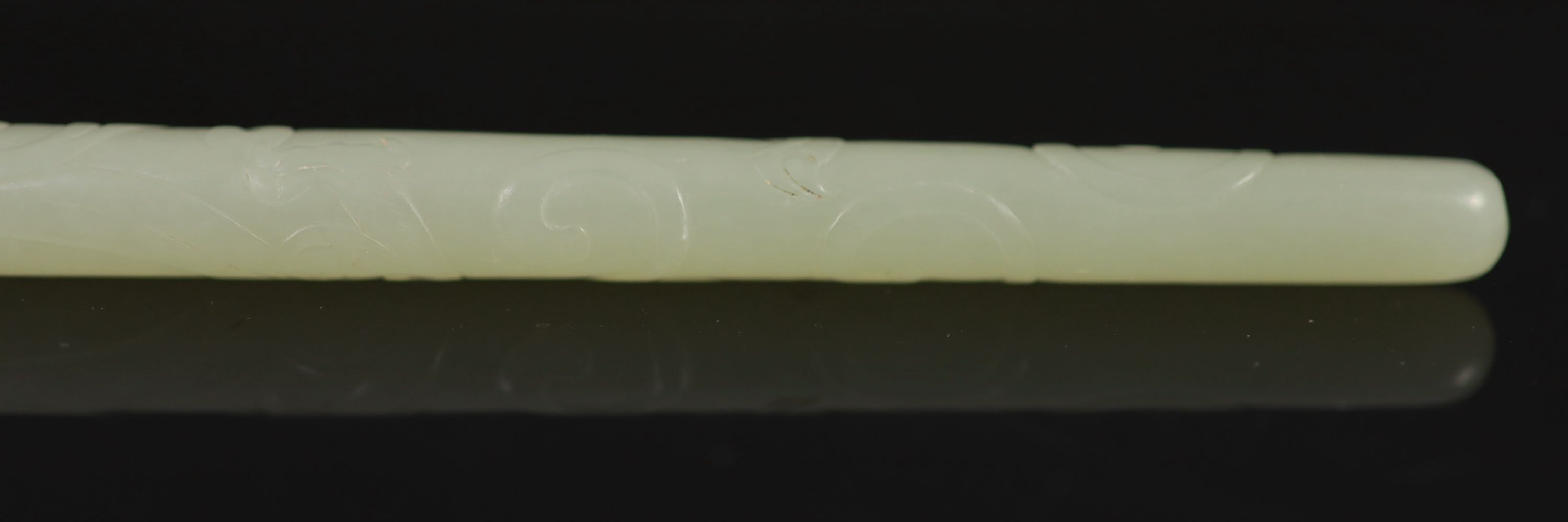 A Chinese pale celadon jade hair pin, 18th century, 16.3 cm